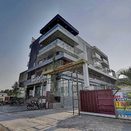 Collection O Oth Sri7 Inn Anantapur Esterno foto